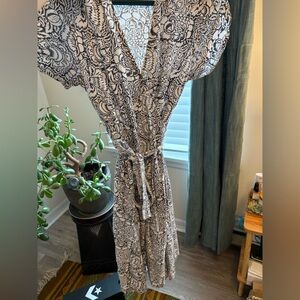 Passion Lillie XS Blue and White Patterned Wrap Dress with Pockets